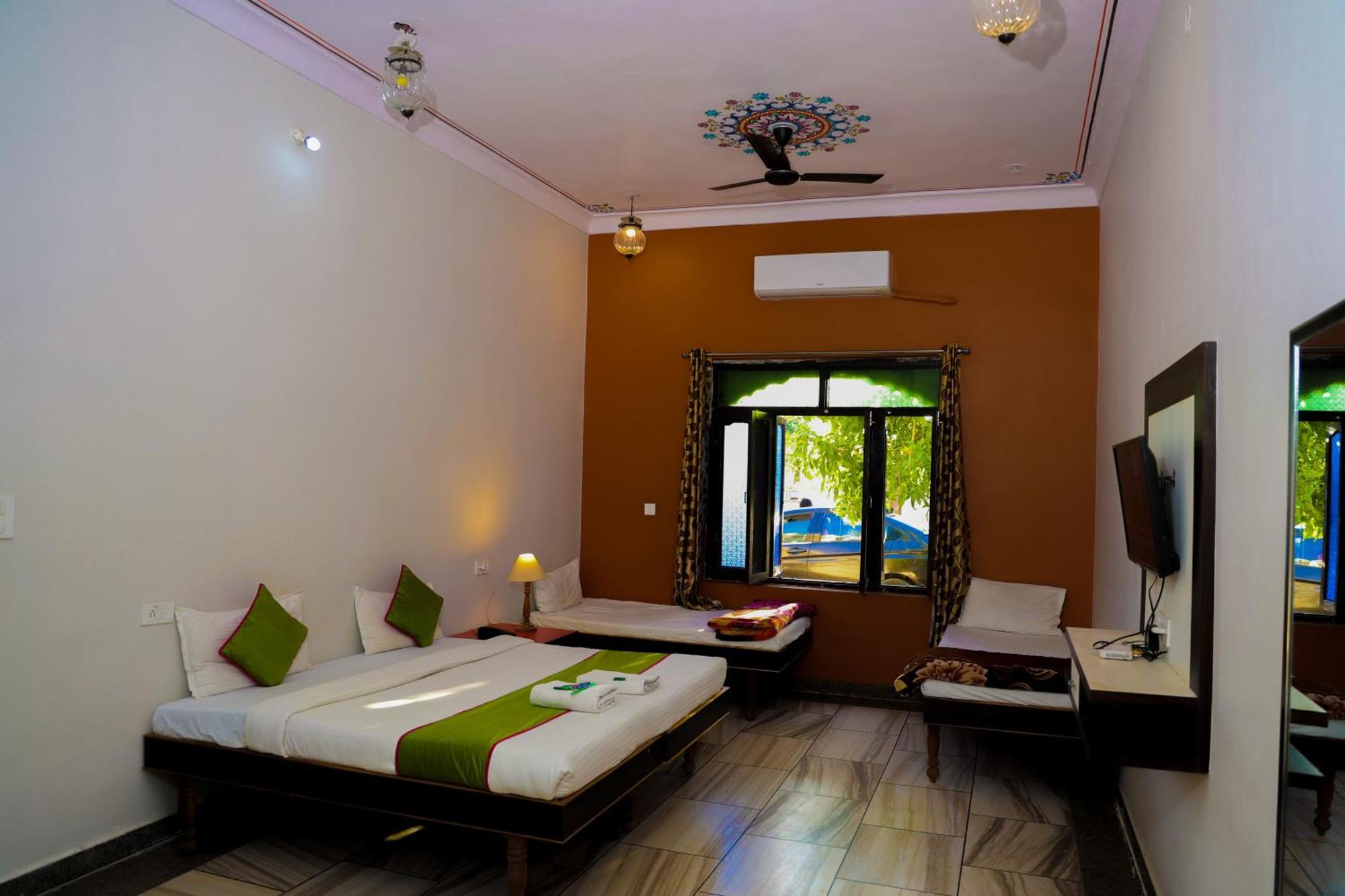 Hotel Mewad Haveli Пушкар Екстериор снимка