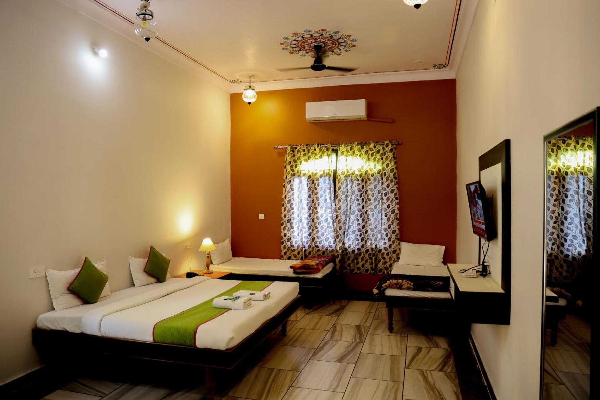 Hotel Mewad Haveli Пушкар Екстериор снимка