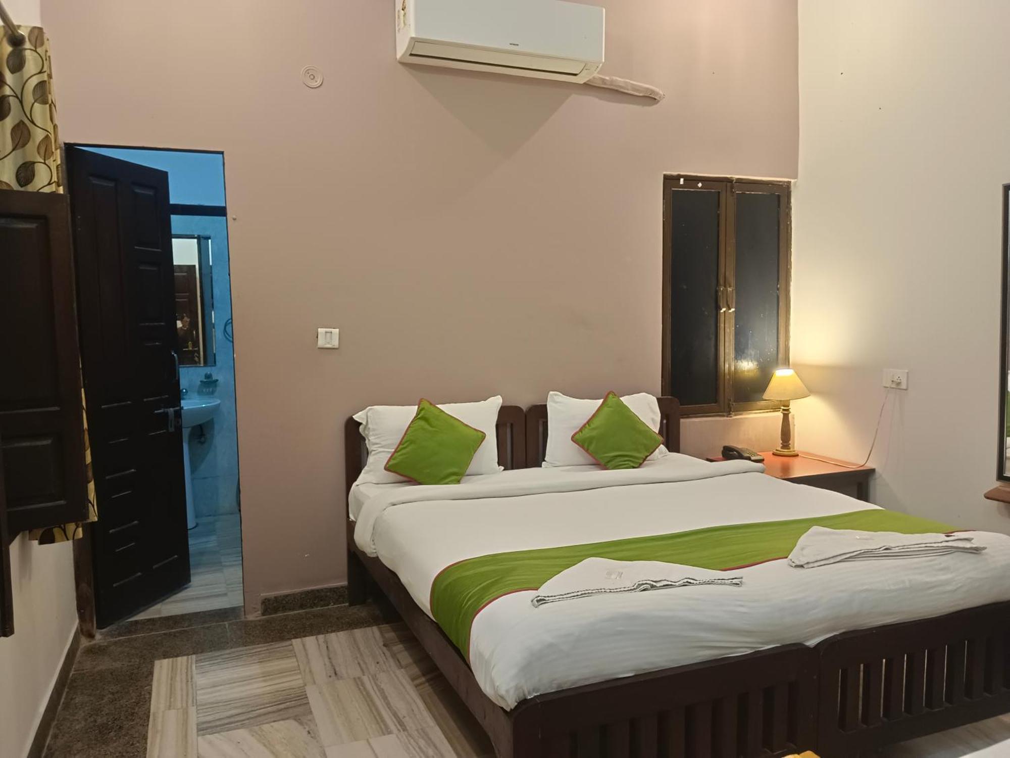 Hotel Mewad Haveli Пушкар Екстериор снимка
