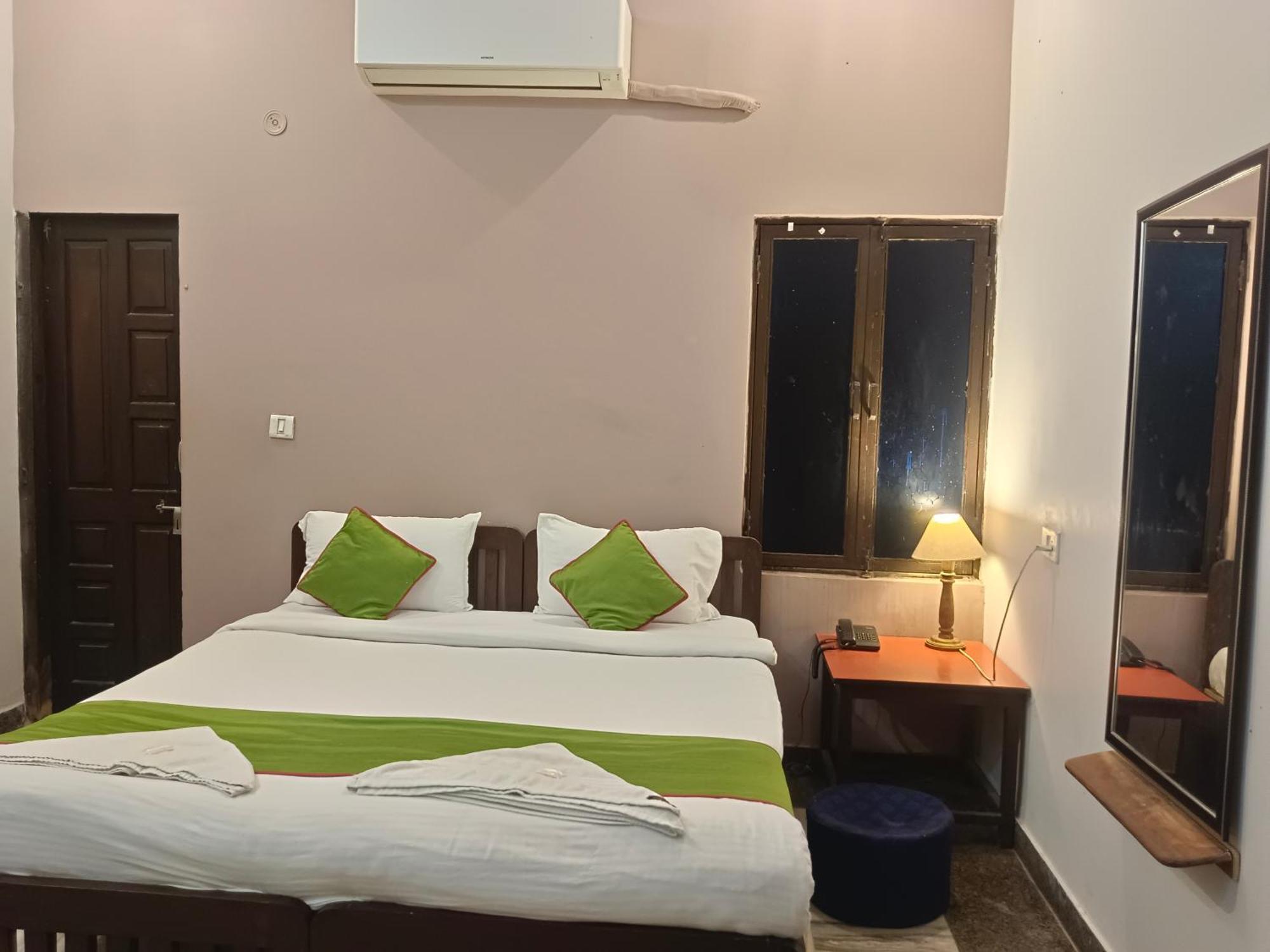 Hotel Mewad Haveli Пушкар Екстериор снимка