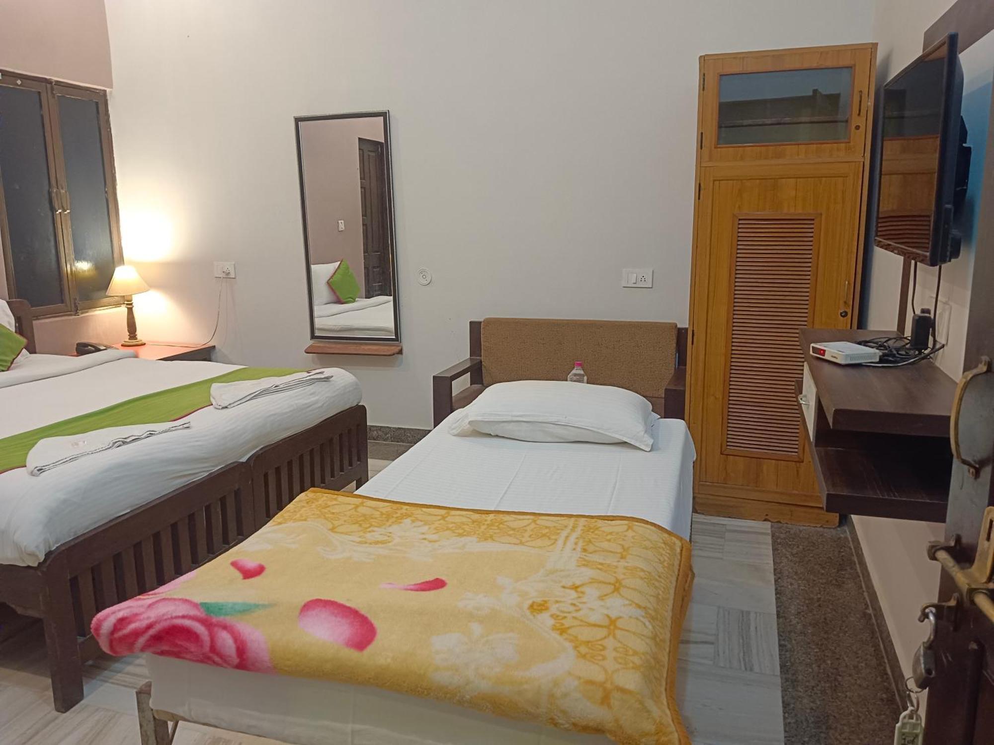 Hotel Mewad Haveli Пушкар Екстериор снимка