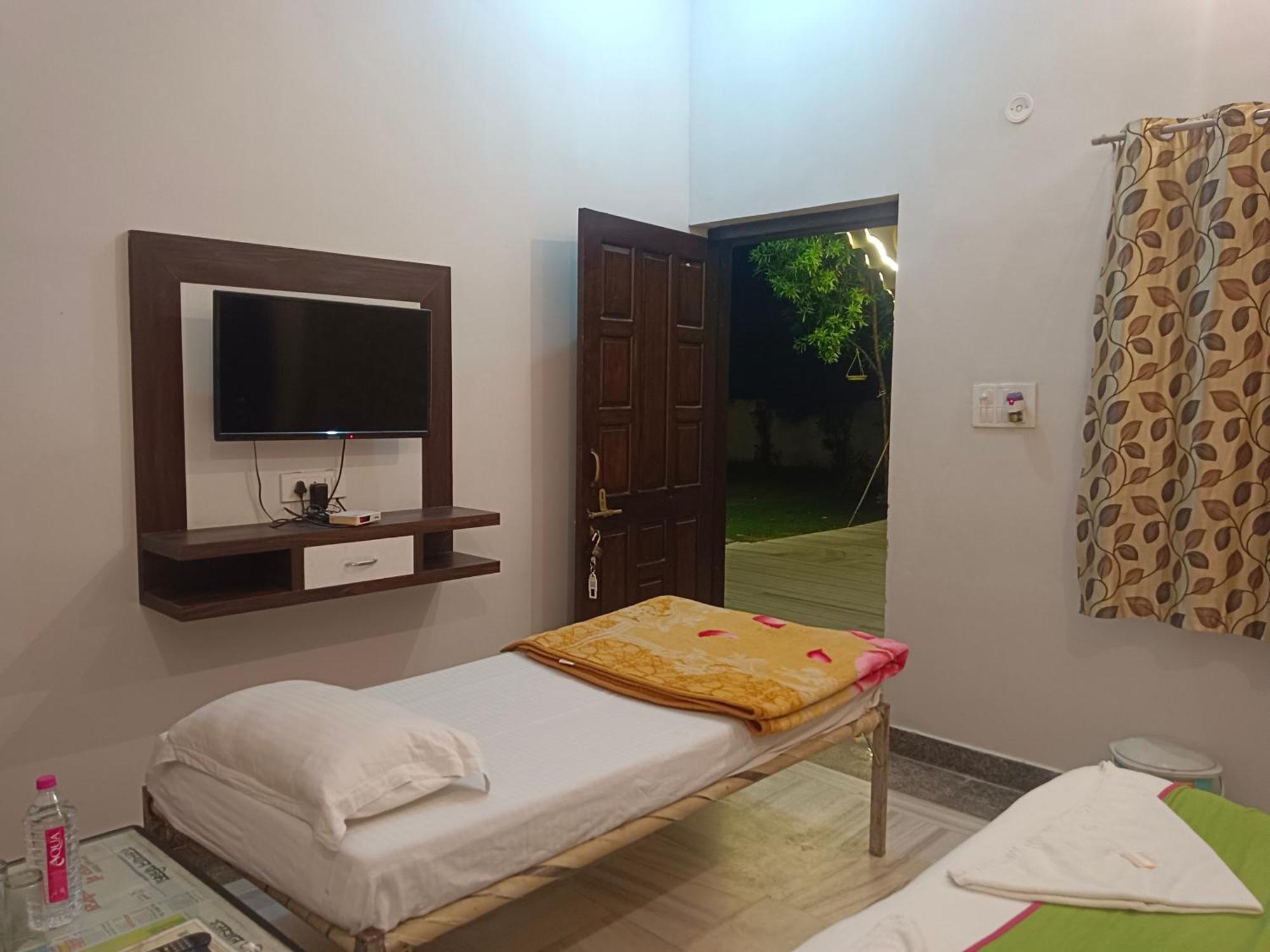 Hotel Mewad Haveli Пушкар Екстериор снимка