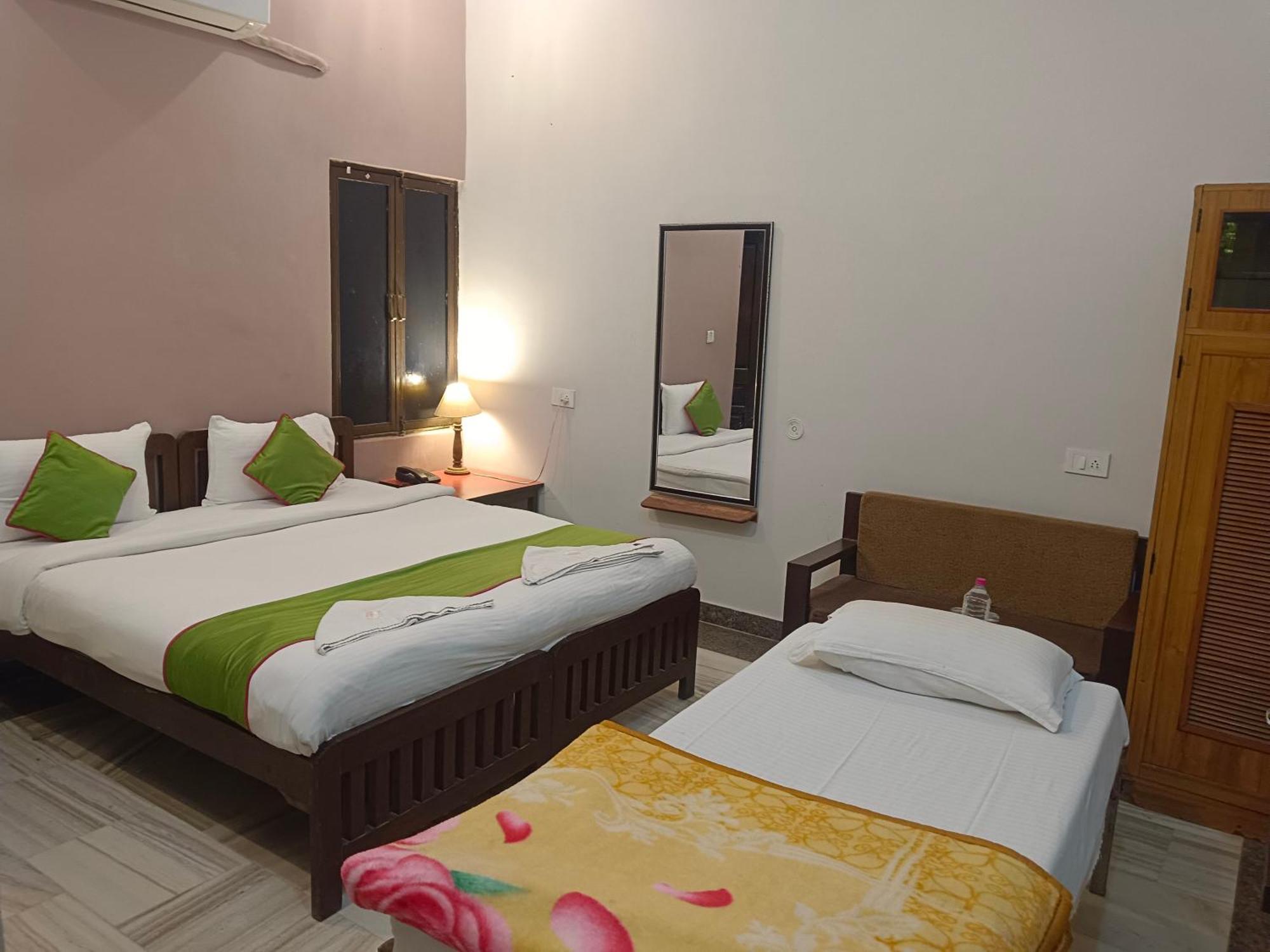Hotel Mewad Haveli Пушкар Екстериор снимка