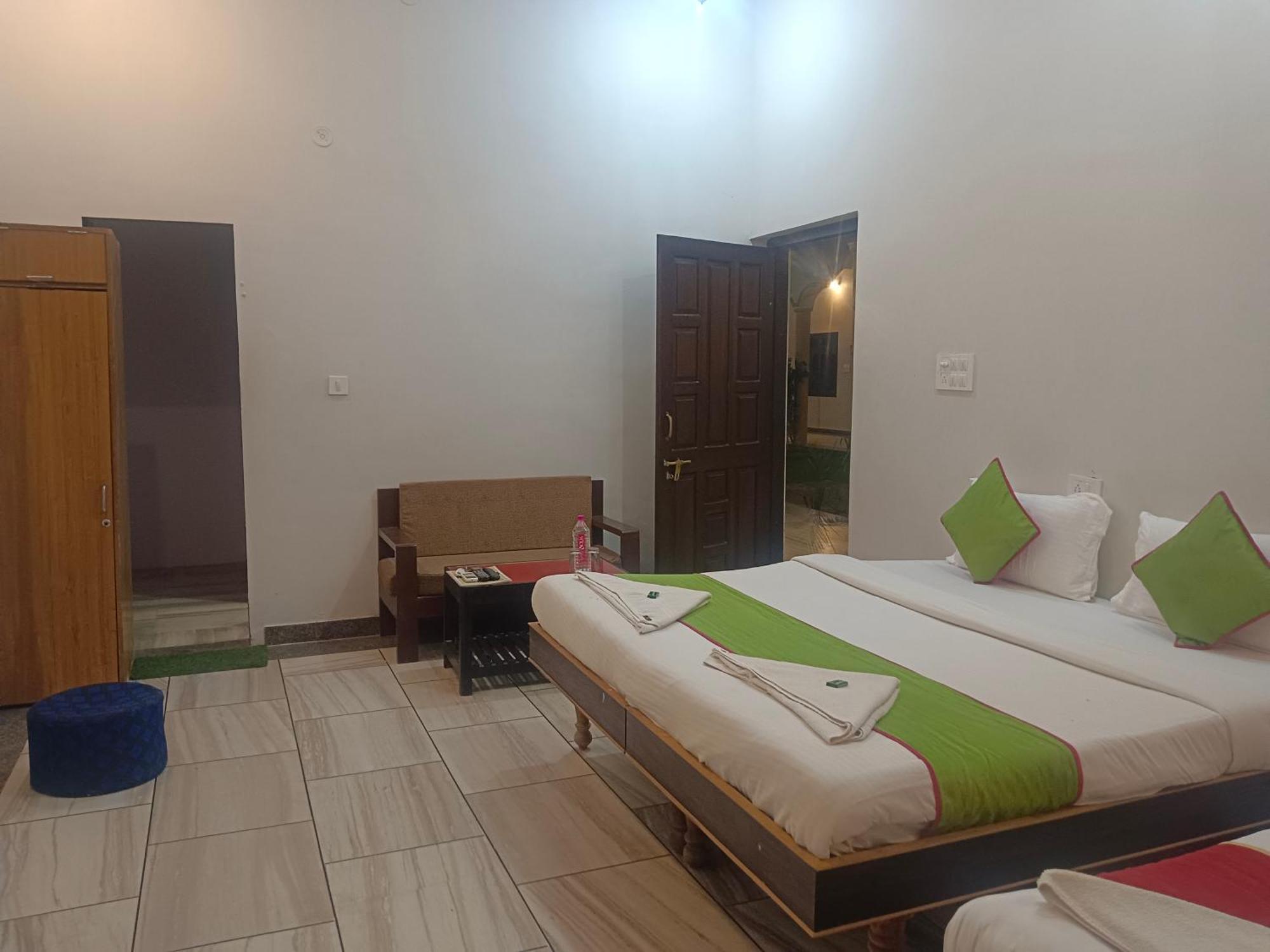 Hotel Mewad Haveli Пушкар Екстериор снимка