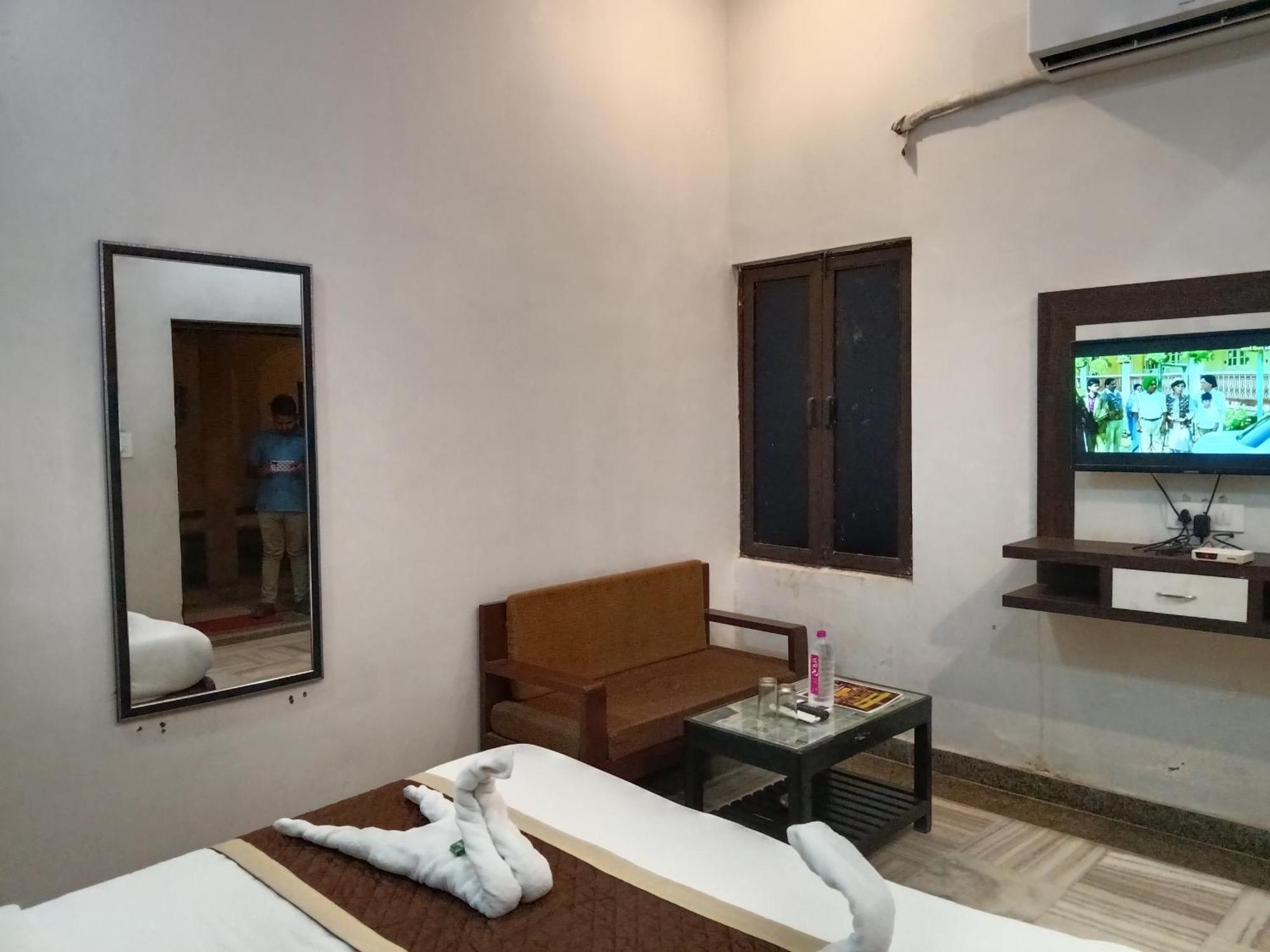 Hotel Mewad Haveli Пушкар Екстериор снимка