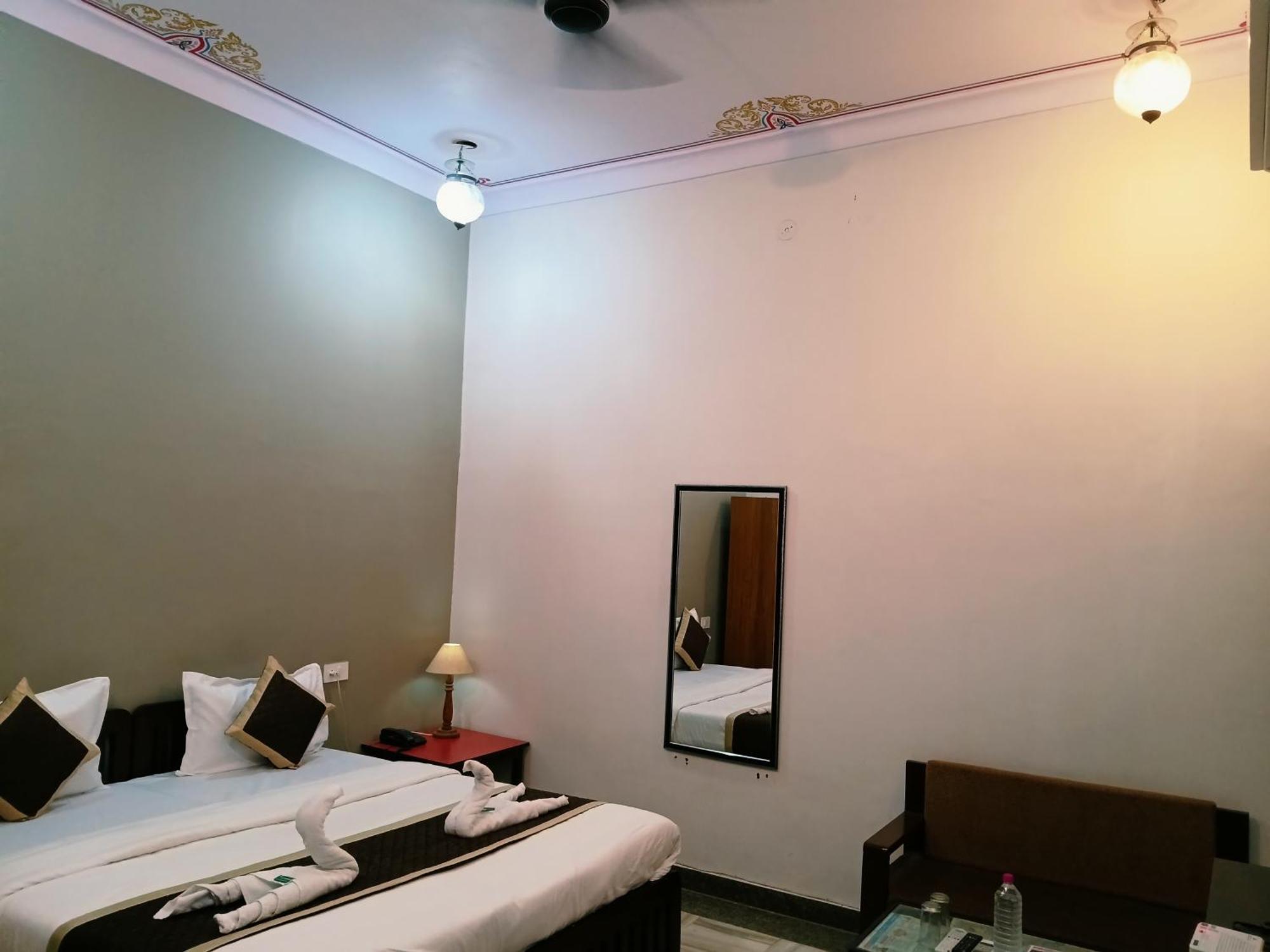 Hotel Mewad Haveli Пушкар Екстериор снимка