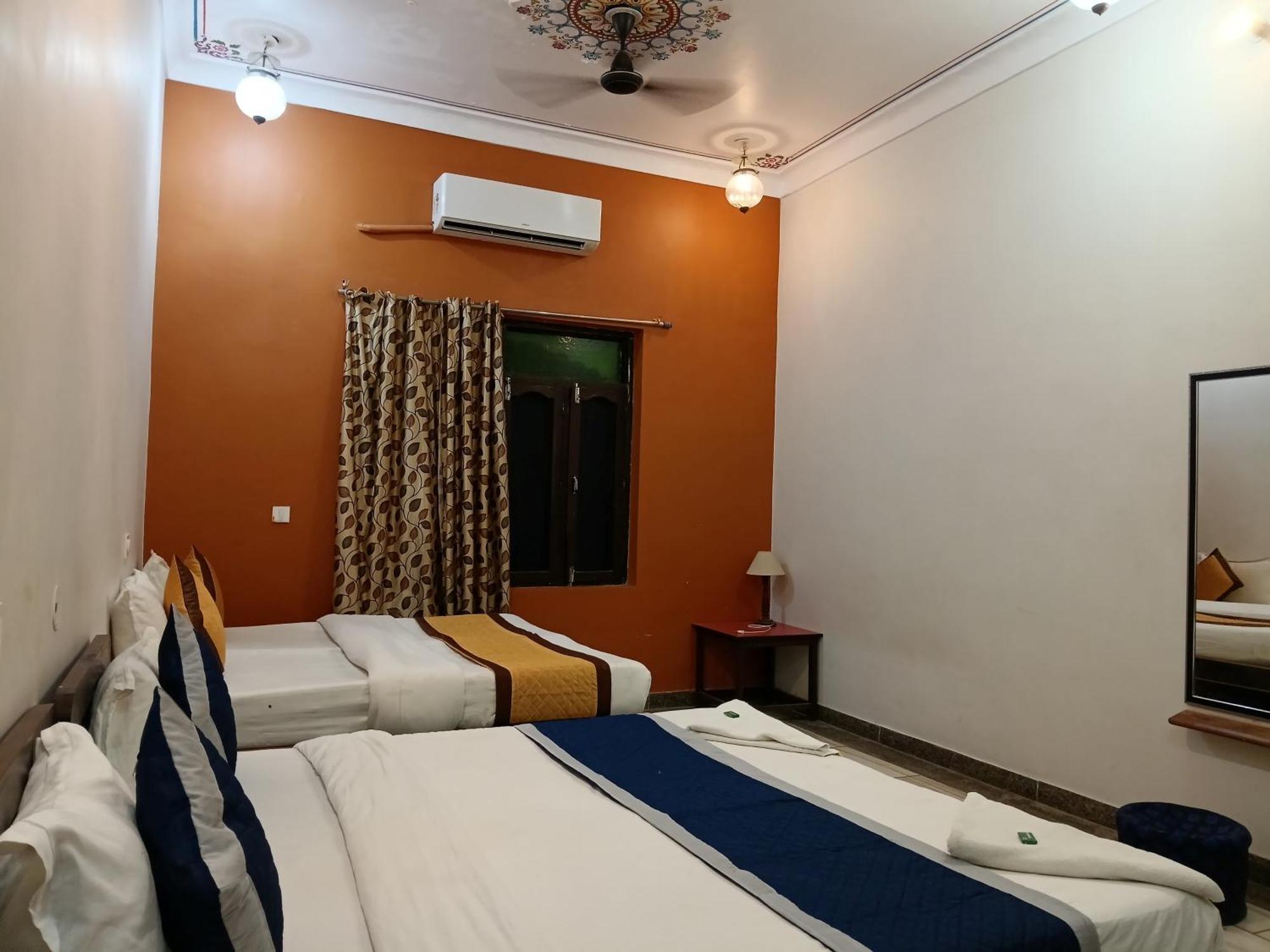 Hotel Mewad Haveli Пушкар Екстериор снимка